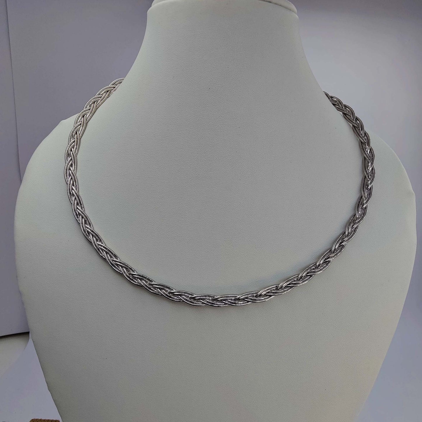 Bella Gleam Neckpiece