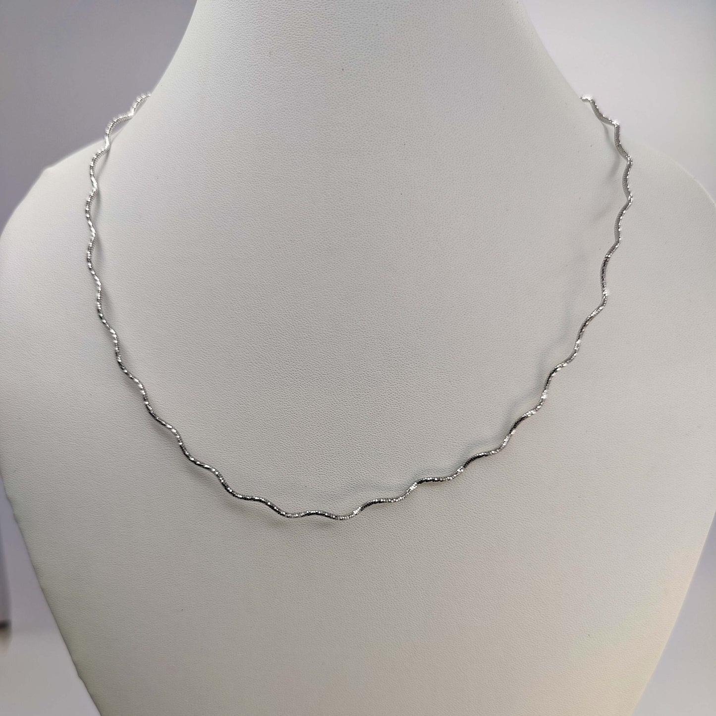 Silver Amore Neckpiece